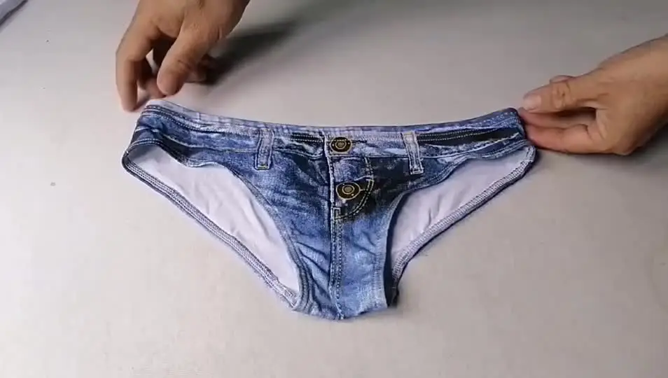 Жалаңаш әйелдердің ретро бейнелері