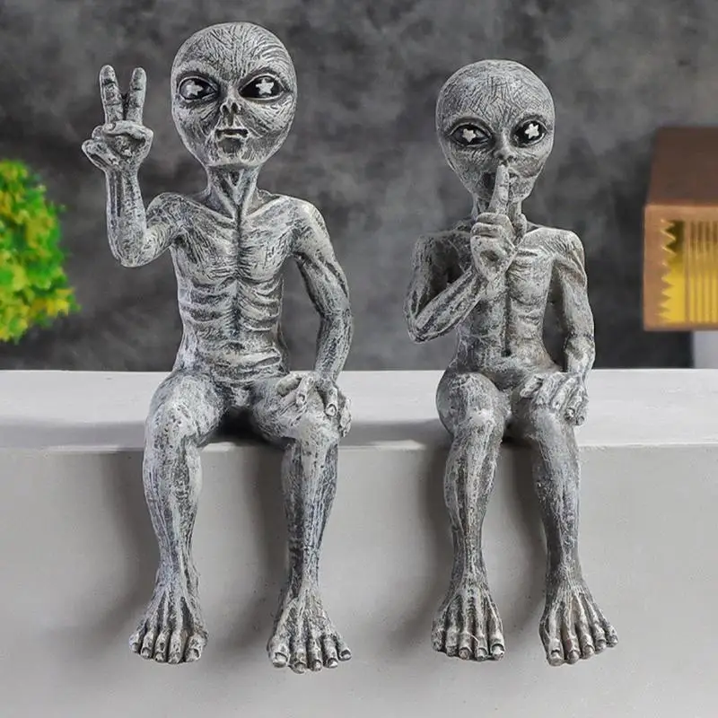 

Garden Alien Statues Figurine Peace And Quiet Set Funny Home or Garden Decoration Unique Alien Invasion Space Alien Couple