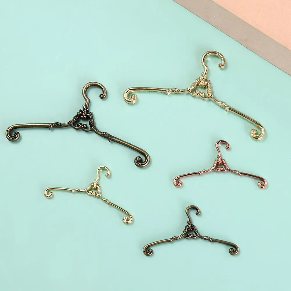 5Pcs Metal Doll Clothes Hanger Retro Windproof Mini Coat Hanger Multi Functional 4/6.5cm Dolls Clothes Rack Dollhouse Furniture