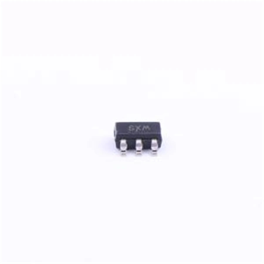 MIC5504-3.3YM5-TR