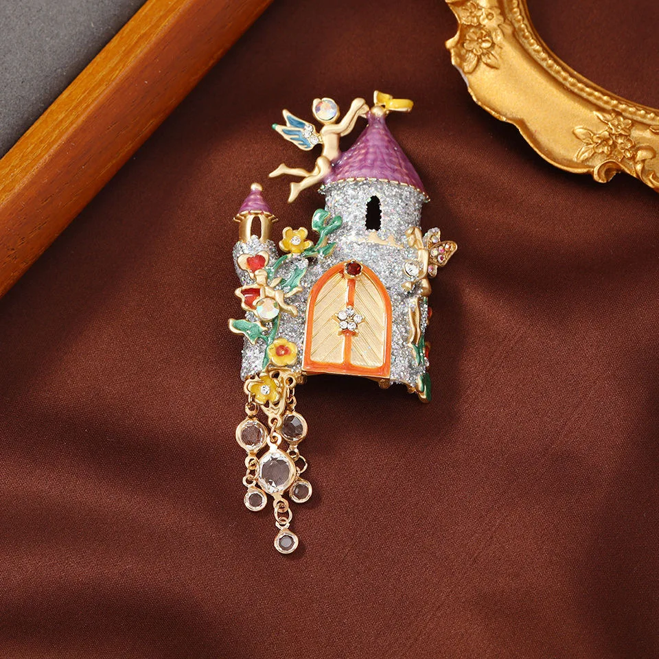 Classic Vintage Palace Fantasy Castle Middle Crystal Pendant Badges Pins For Women Men Retro Building Enamel Brooches Gift