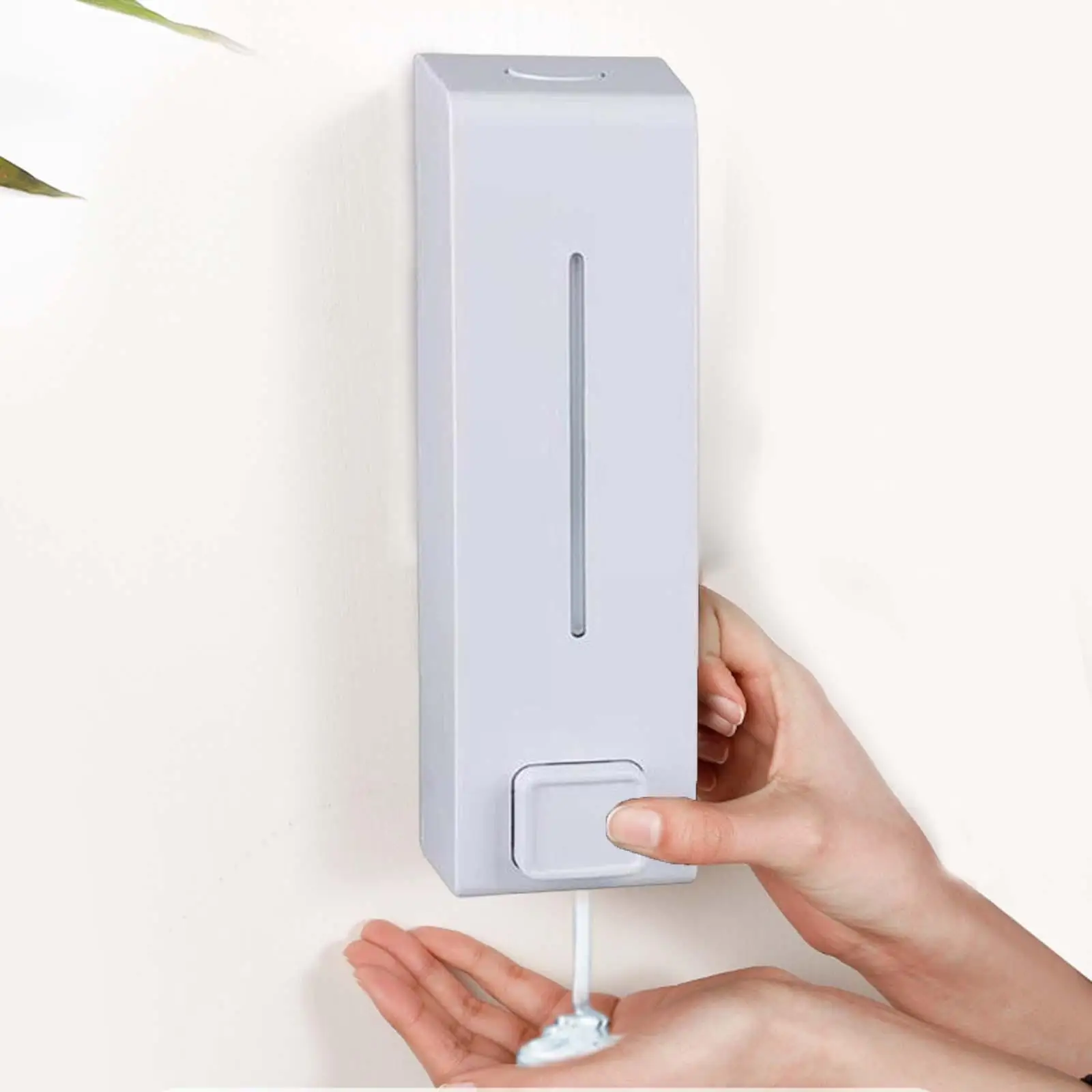 Buse de distribution du distributeur gel hydroalcoolique, détail du mécanisme anti-goutte.