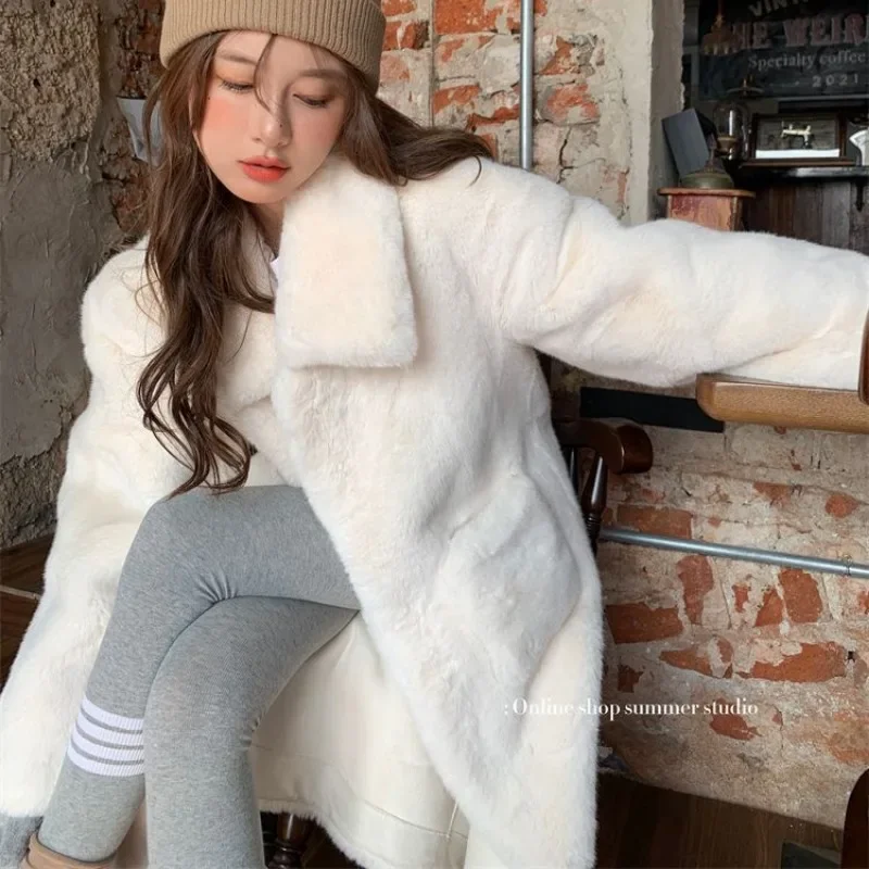 2023 New Winter Coat Fluffy White Artificial Fur Coat Women\'s Mid Length Warm Artificial Fur Jacket Thickened Women\'s Coat