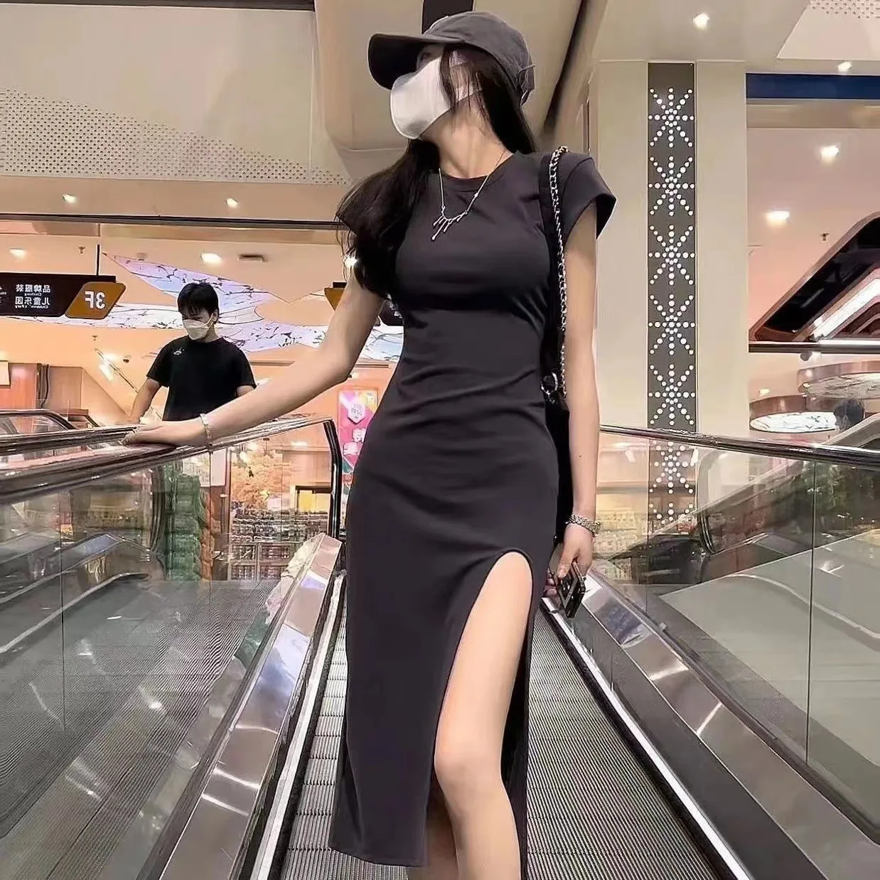 

New Spicy Girl Short Sleeve T-shirt Dress Side Split Midi Black Gentle Dress Slim Fit Casual