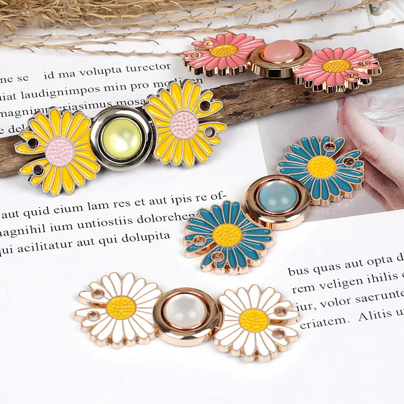 Description Picture 2 of itemDetachable Skirt Pants Adjustment Buckle Waist Tightening Metal Button Daisy Pattern Cheongsam Buckle For Sewing Cardigan Clips
