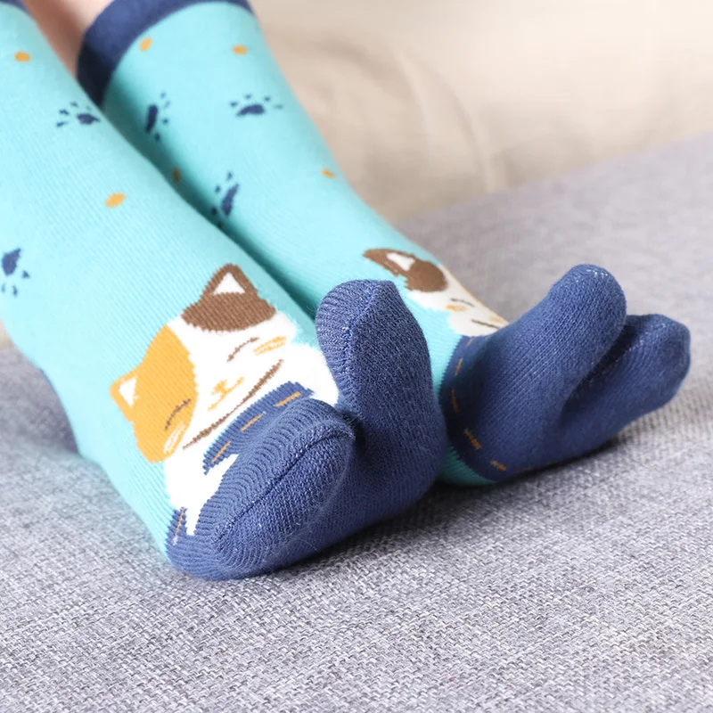5 Pairs Japanese Style Kawaii Two Toe Tabi Socks for Women Girls Novelty Cute Cat Pattern Cartoon Knitted Cotton Socks with Toes