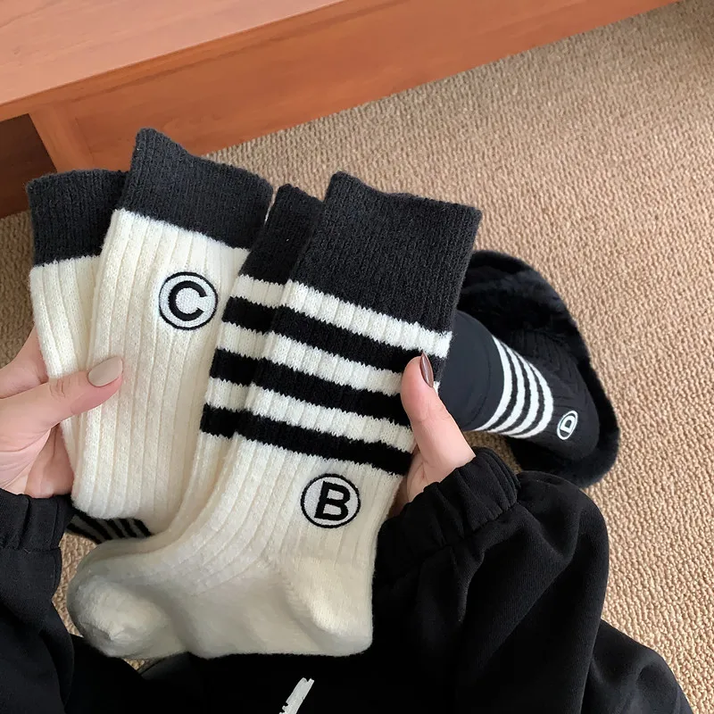 Autumn-winter Embroidered Alphabet Wool Socks for Women Thickened Warm Mid-tube Socks Collegiate Style Cashmere Pile Socks