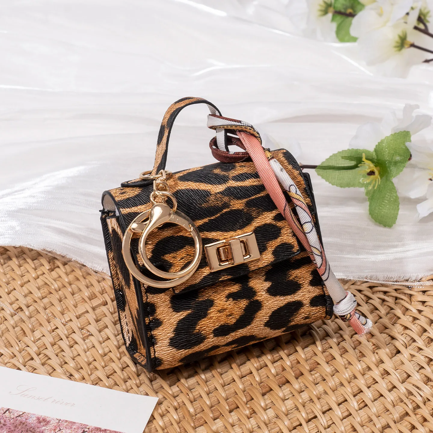 Light Luxury High-end Coin Purses Fashionable Exquisite Bag Accessories New Silk Scarf Bracelet Portable Mini Keychain Pendants