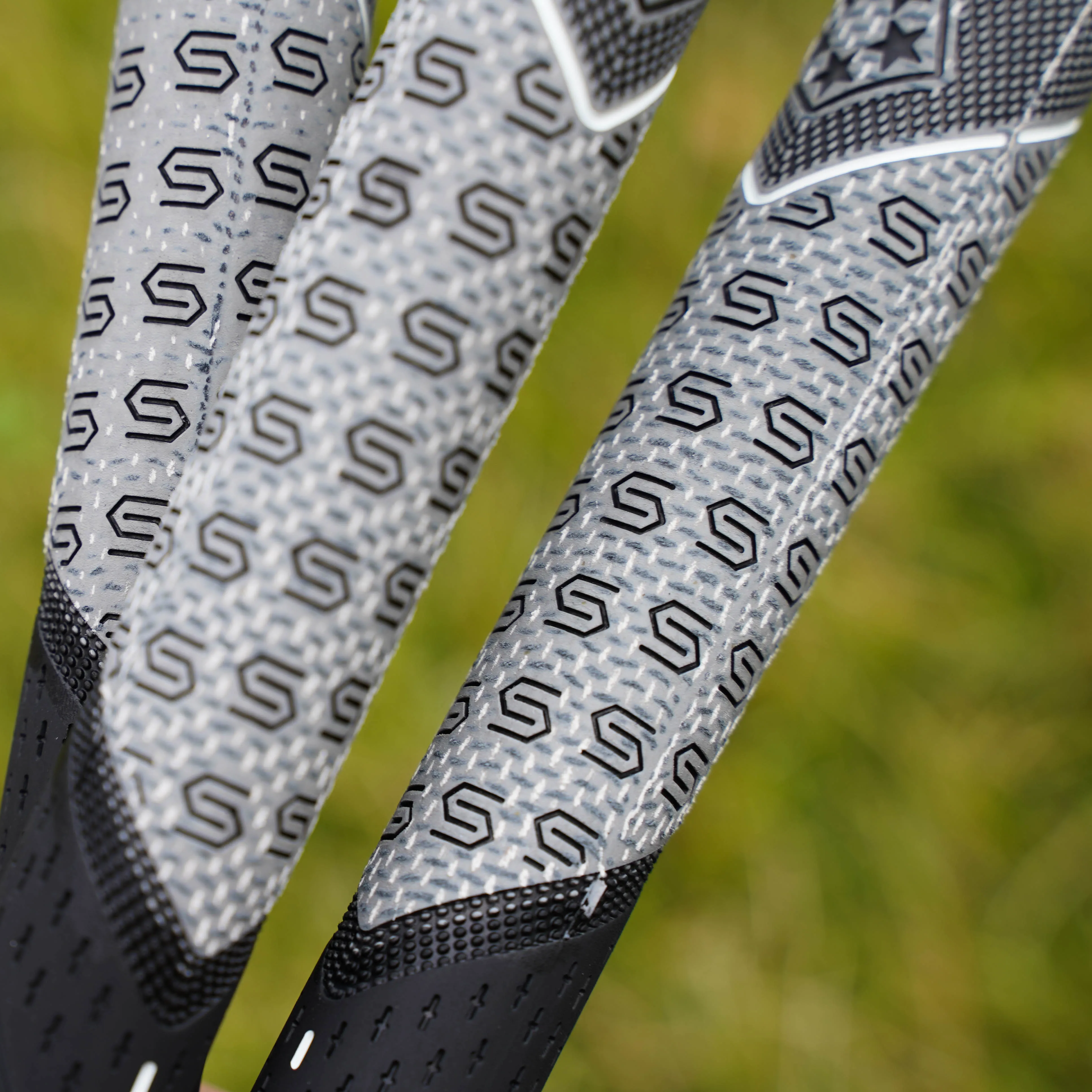 Standard/Midsize Rubber Golf Grips for Irons And Woods - Golf Club Grips Enhance Your Game with Comfortable And Durable Handles 3