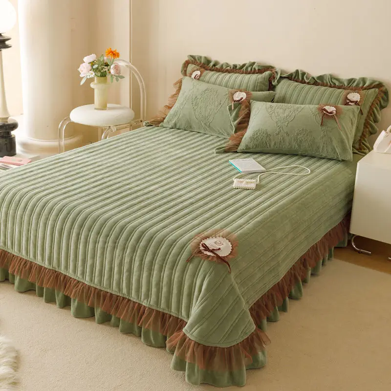 Quilted Bed Skirt Set Bedspreads Warm Winter Mattress Covers Protector Elastic King Size Bedding Mattresses Pillowcases 3pcs