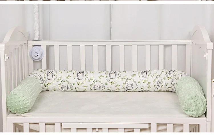 contour de lit de bébé coussin hiboux vert