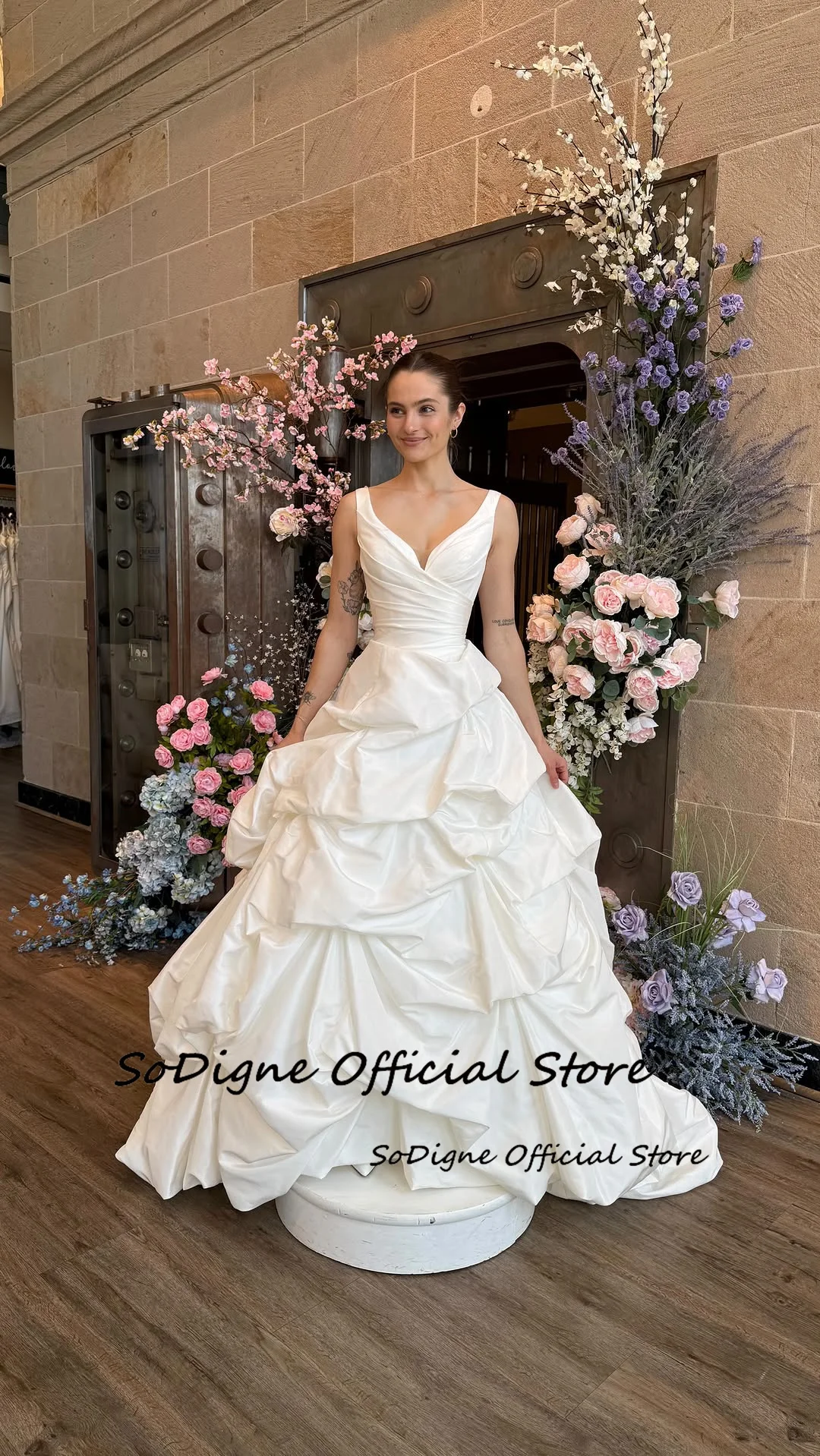 SoDigne Simple Satin A-Line Wedding Dresses Elegant Sleeveless Pleats Bridal Gowns Women Birde Dress Robe De Mariée Customized 12 S14cddbdec5e04b2ab2cd302d048d9d44D