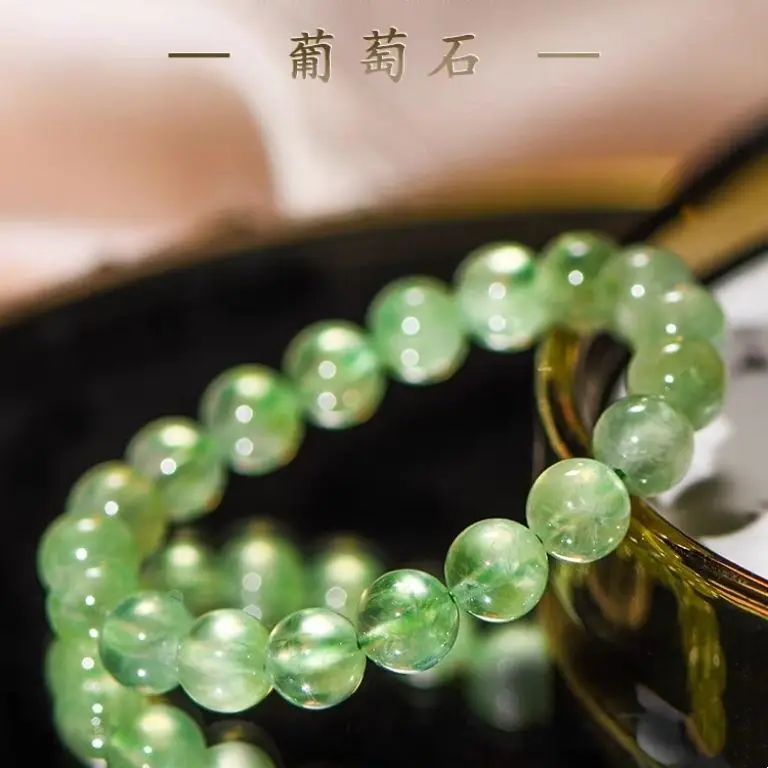 

UMQ Pure Natural Crystal 7a Reserva African Emerald Fluorescent Green Prehnite Bracelet Female Lucky Help Health