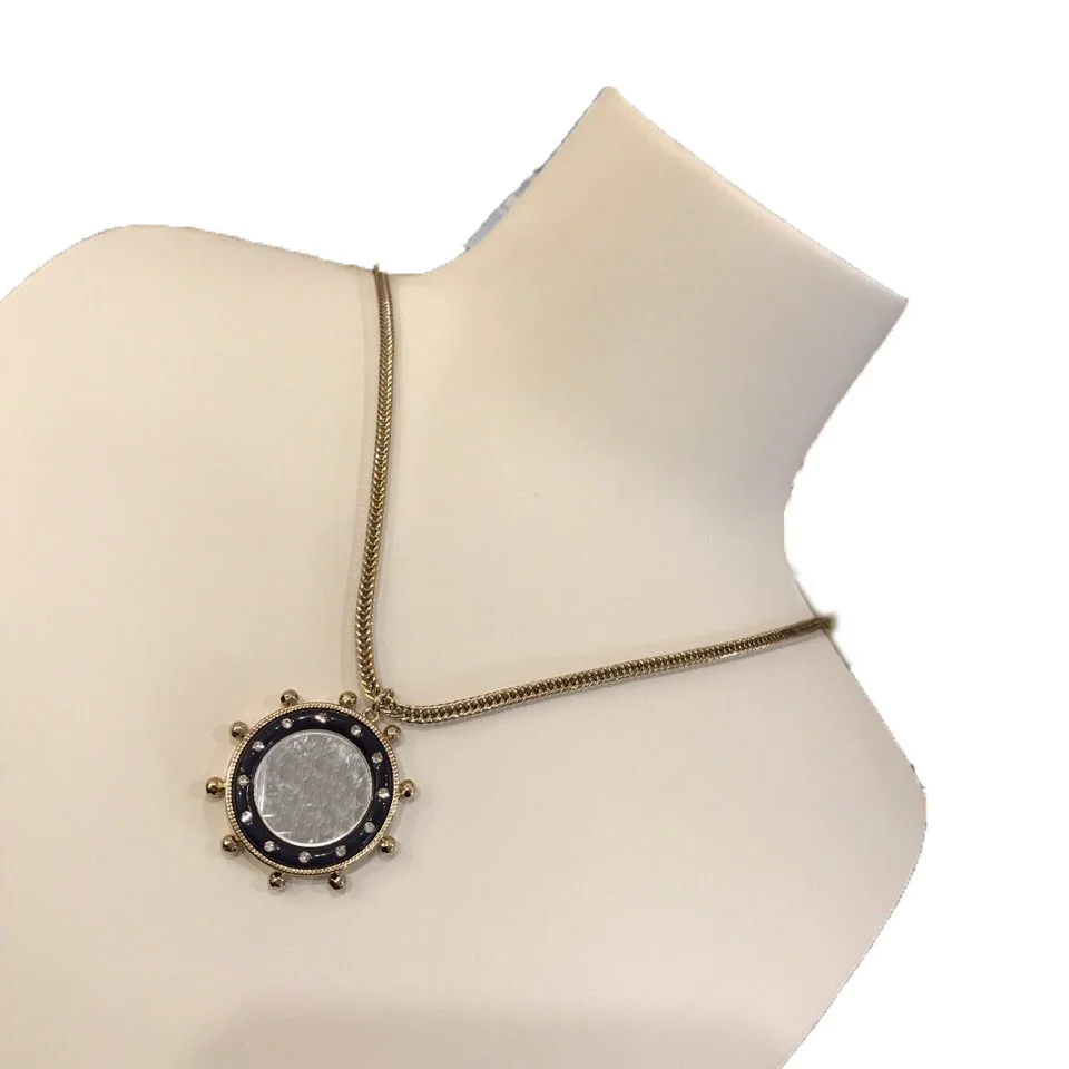 2022 Brand Female Roulette Disc Diamond Necklace High Quality Metallic Sliding Jewelry Light Gold Design Wedding Party