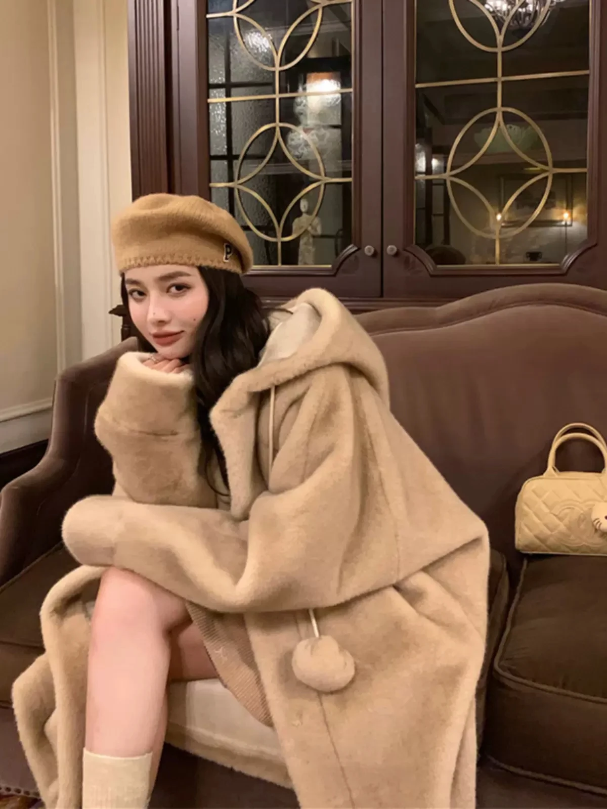 thickened-imitation-mink-fur-long-sleeved-jacket-for-women's-winter-2024-new-fashion-loose-and-unique-hooded-warm-cardigan-trend