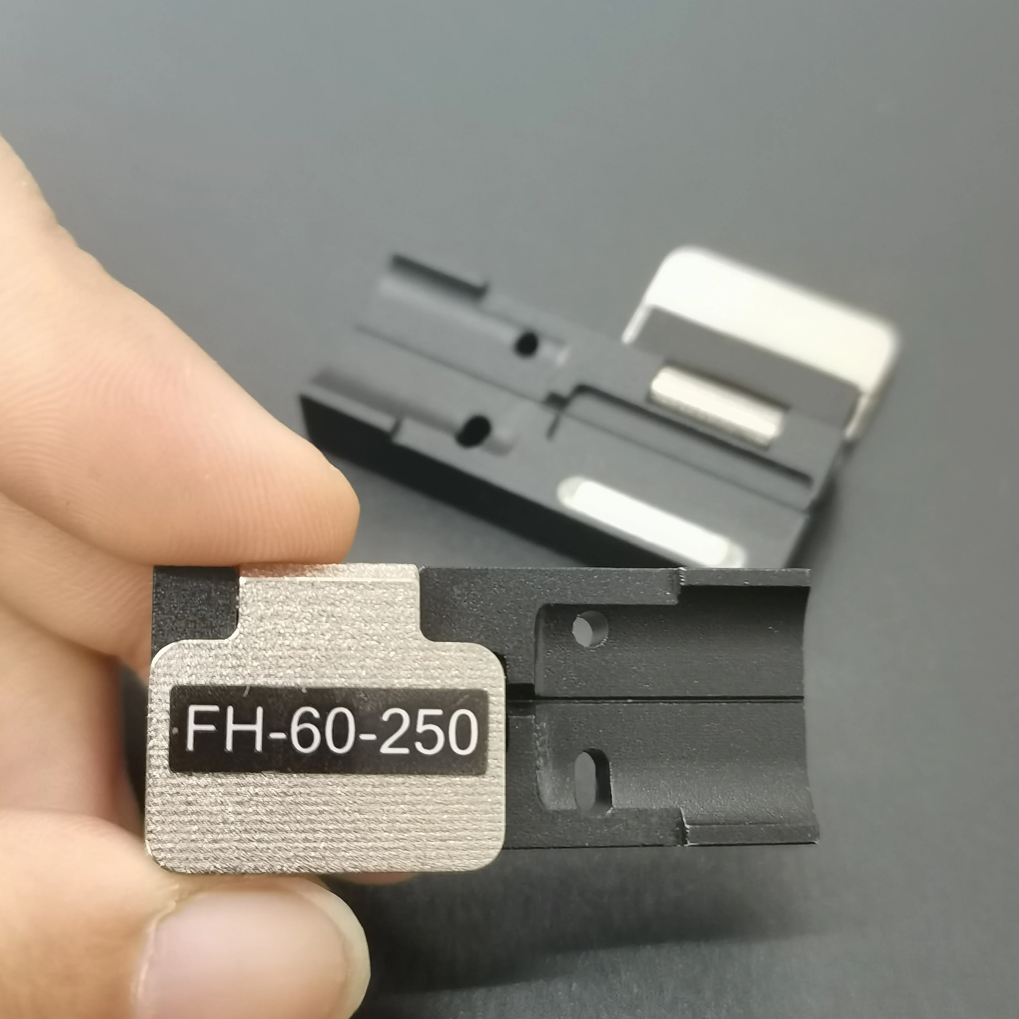 1 pair FSM-12S FSM-22S 50R 62S FSM-70R FSM-60R Optical Fiber Fusion Splicer Single Core Fiber Fixture FH-60-250  Holder