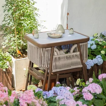Mobili da esterno Balcone Sedia cinese in rattan Combinazione di tre pezzi Tavolino da tè e sedia per il tempo libero di lusso leggero per piccoli appartamenti 1