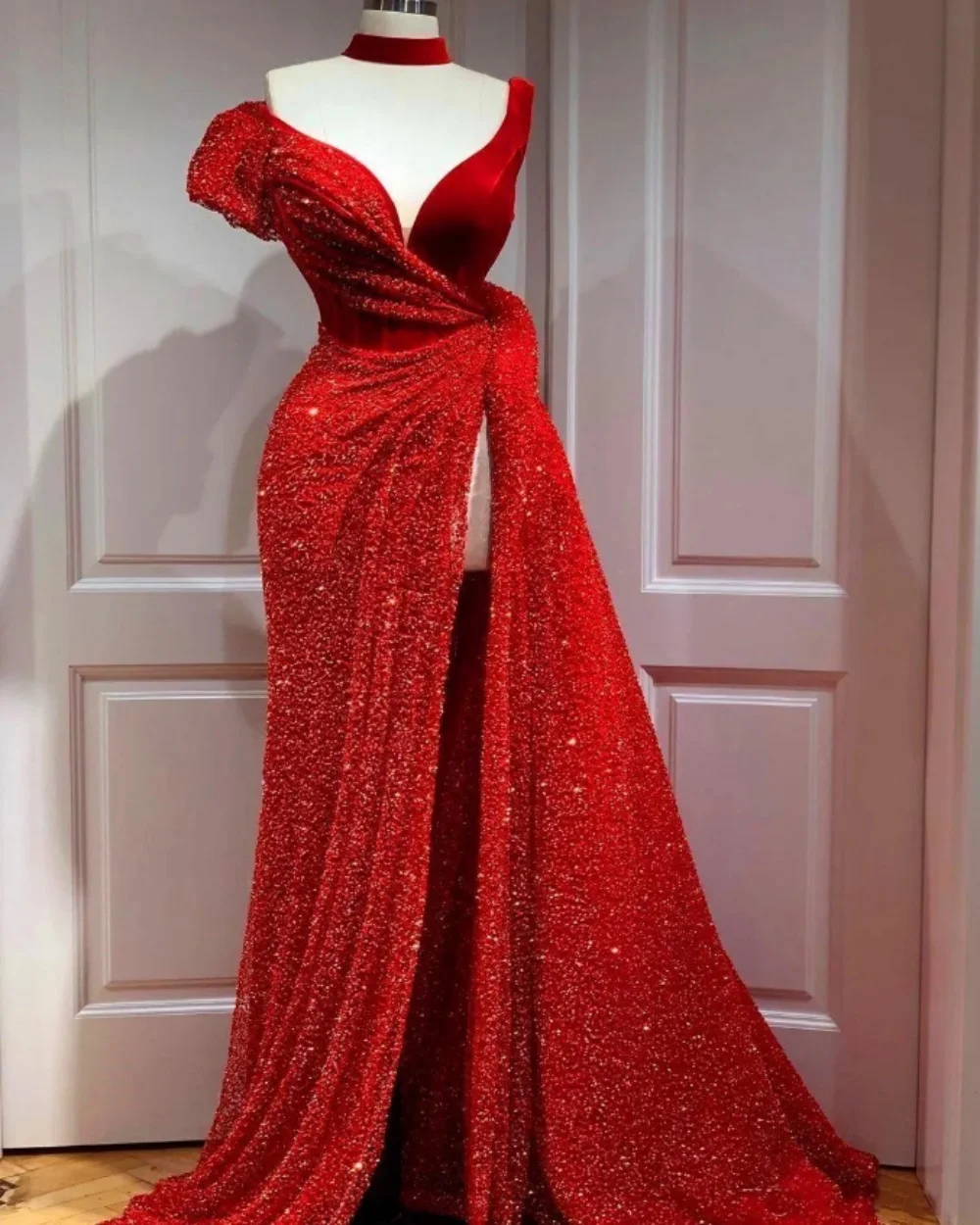 

Robes de soirée 2024 Saudi Evening Dress One Short Shoulder Red Mermaid Sequin Sexy High Split Formal Dress Cocktail Party dress