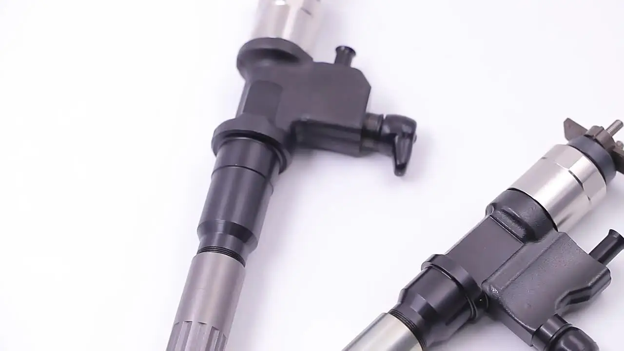 Автозапчасти Форсунка дизельного топлива Common Rail 095000 -5353 8- 97601156 -1