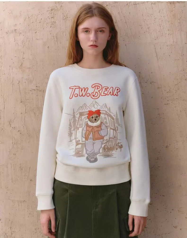 

Winter Thick Hoodies for Women , White Color Bear Embroidery Sweatshirt , Fleece Flocking Top, Vestidos Para Mujer, Clothes