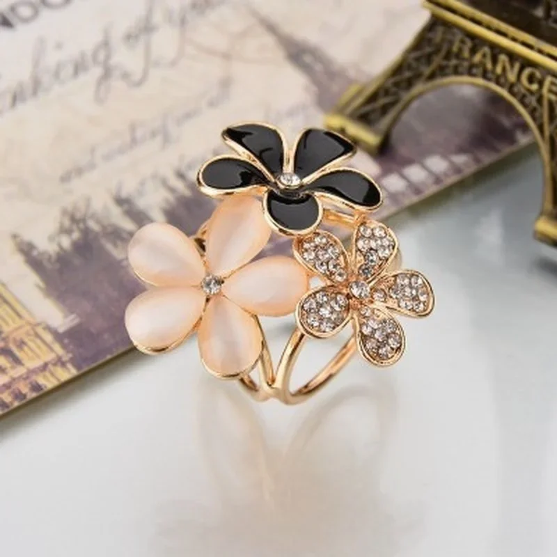 1Pcs Fashion Flowers Brooch Scarf Buckle Bouquet Luxury Crystal Rhinestone Scarf Clips For Women Christmas Xmas Romantic Jewelry
