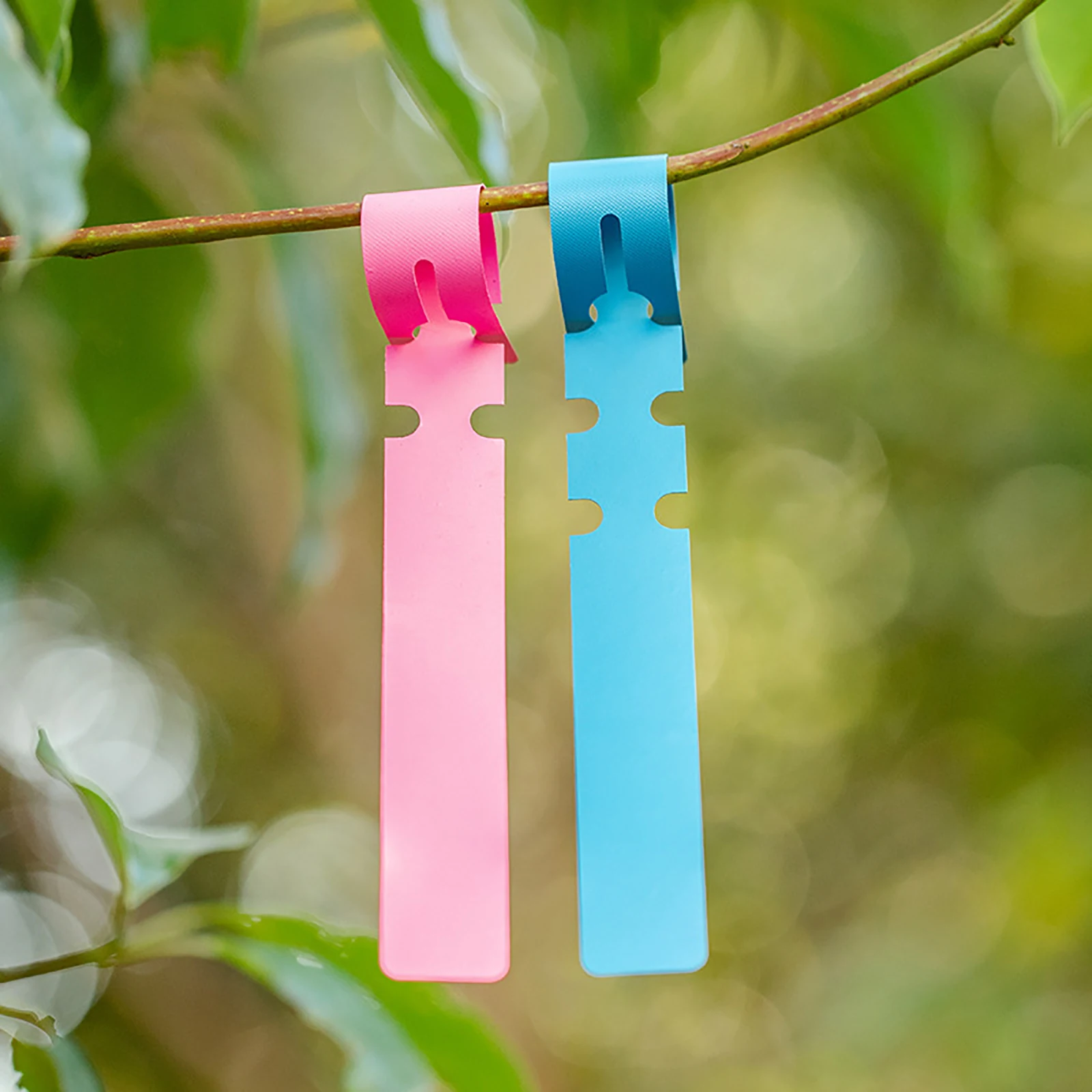 Description Picture 5 of itemGarden Plant Labels Plastic Durable Waterproof Nursery Gardening Plants Hanging Tags Sapling Fruit Trees Marker Signs 200 Pcs