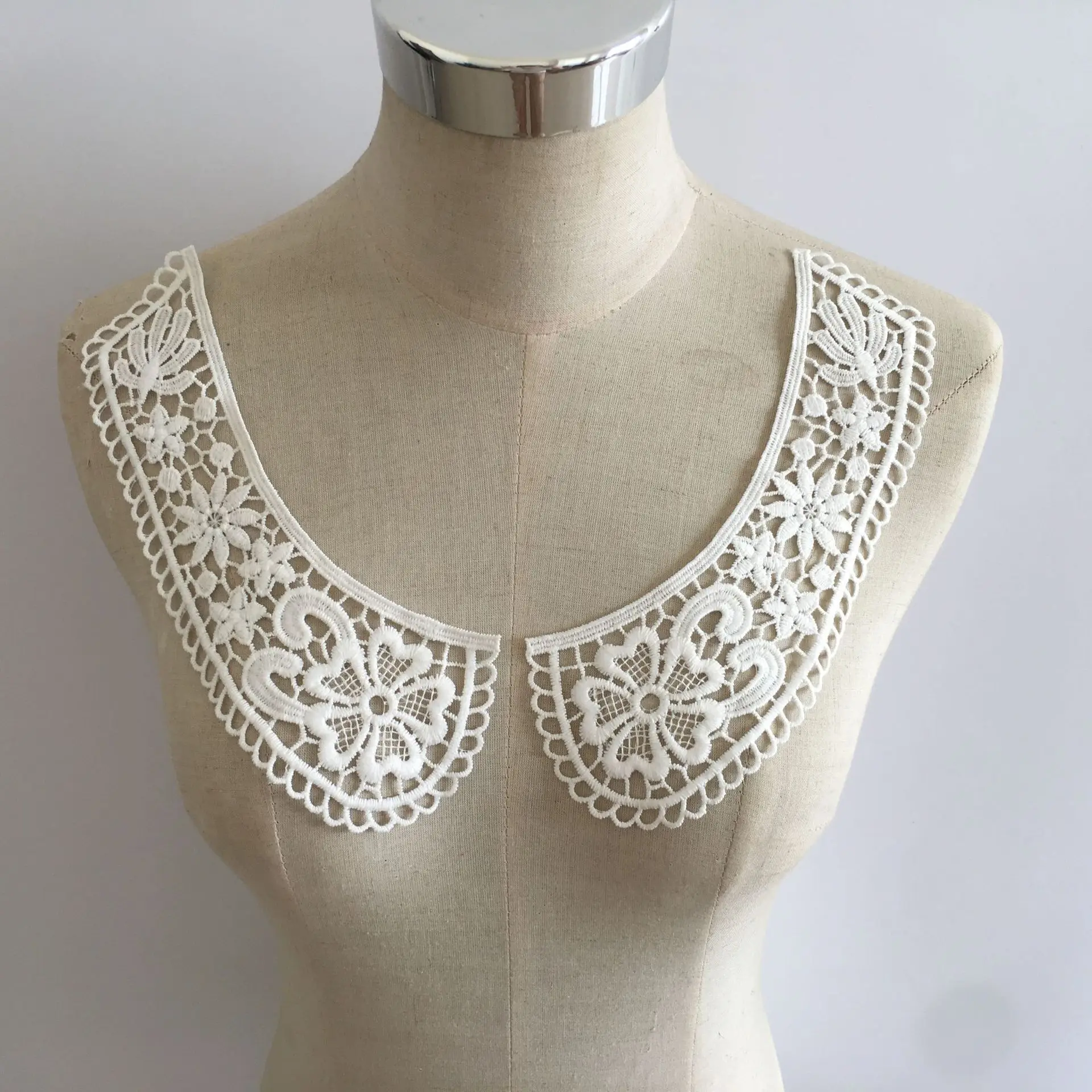 

Women's Hollow Out DIY Fake Collar Embroidery Lace Fabric Applique Sewing Supplies Craft Collarband Neckline False Collar