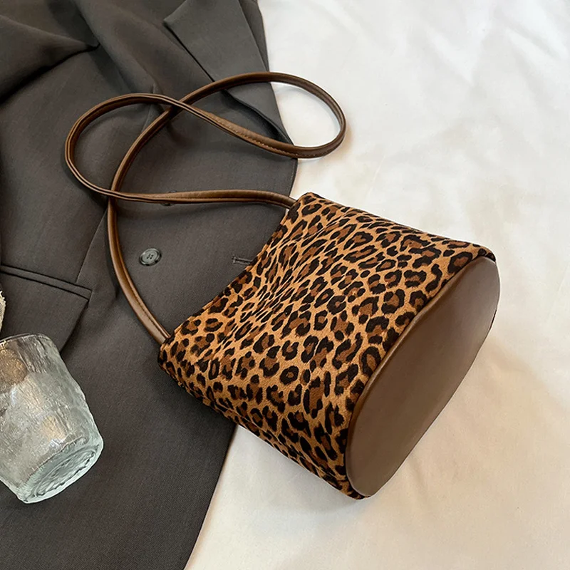 Design PU Suede Leopard Shoulder Bags for Women Winter Bucket Crossbody Bag Females ​Luxury Handbags and Purses
