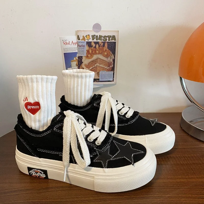 

2023 Black Patchwork Fashion Canvas Shoes for Women Hong Kong Style Casual Platform Sneaker Low-top Ladies Skateboard Shoes