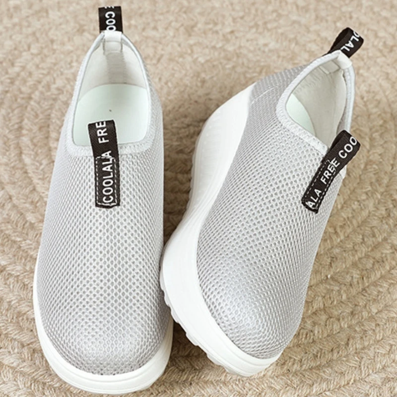 Fashion Breathable Mesh Women Running Shoes Comfortable Lightweight Casual Sneaker Summer Outdoor Non-slip Flat Running Shoes 36 Fashion Breathable Mesh Women Running Shoes Comfortable Lightweight Casual Sneaker Summer Outdoor Non-slip Flat Running Shoes - Image 4