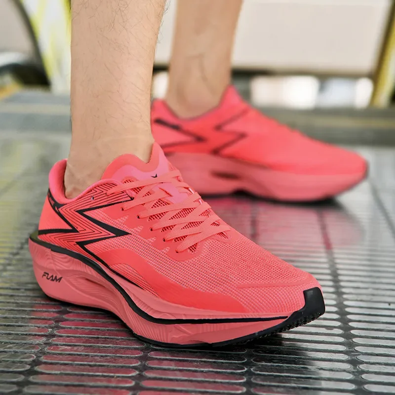 High quality Sports Comfortable Anti-slip Carbon Plate Light Fashion Sneakers Women Men Casual Jogging Running Shoes 2