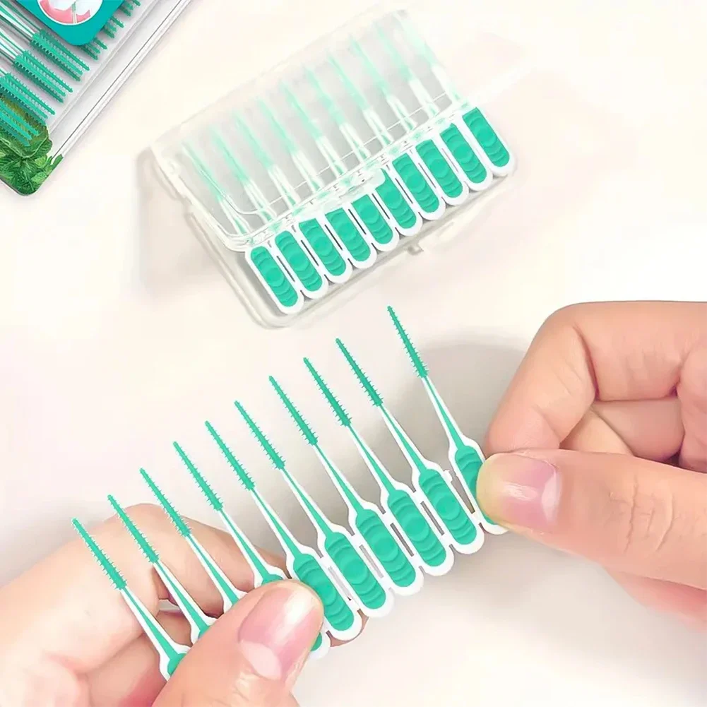 ? 100Pcs 부드러운 유연한 고무 치간 브러쉬, 민감한 잇몸을 위한 부드러운 음식물 제거 치실 스틱 휴대용 구강 관리