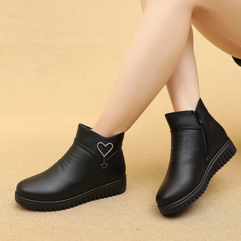 Winter Shoes women's genuine leather ankle flat boots Casual Comfortable Warm Woman Snow Boots mother Cotton boots