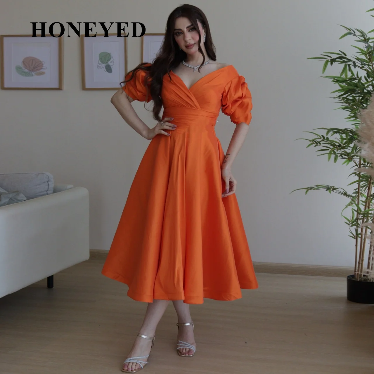 

Honeyed 2023 Elegant Short Sweetheart Taffeta Evening Dresses A-Line Black Cap Sleeve Ruched Tea Length فساتين السهرة for Women