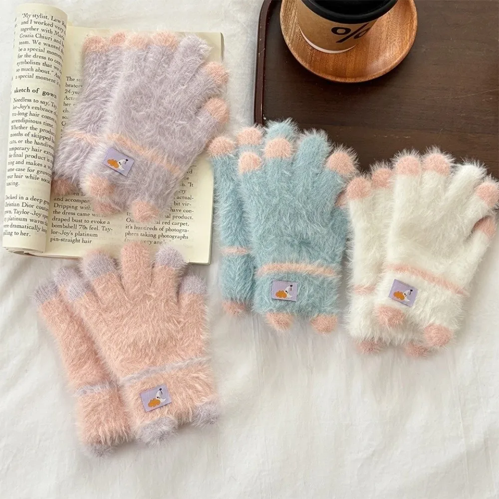 A Pair Mink-Like Toddler Gloves 3-8Years Long-Hair Material Winter Warm Gloves Thick Warm Children's Gloves Playing in Snow