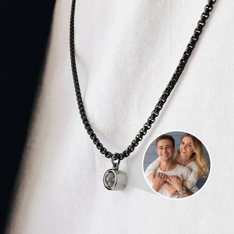

Projection Photo Necklace For Men Personalized Memorial Jewelry For Dad Boyfriend Custom Anniversary Father Family Christmas Gif