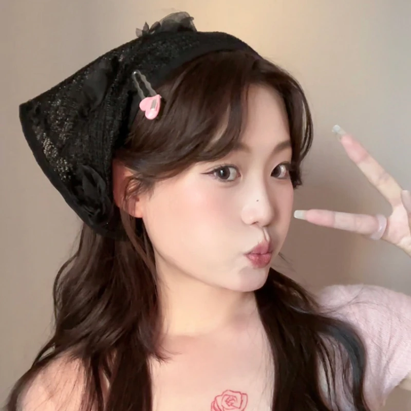 여성용 프렌치 레트로 장미 디자인 레이스 삼각형 헤어 스카프, 용수철 및 여름 여행 사진, 다목적 우아한 머리 장식