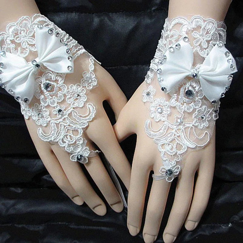 

Elegant Lace Short Bridal Gloves Inlaid Rhinestone Bowknot Slim Bridal Fingerless Gloves White Ivory Wedding Gown Accessories