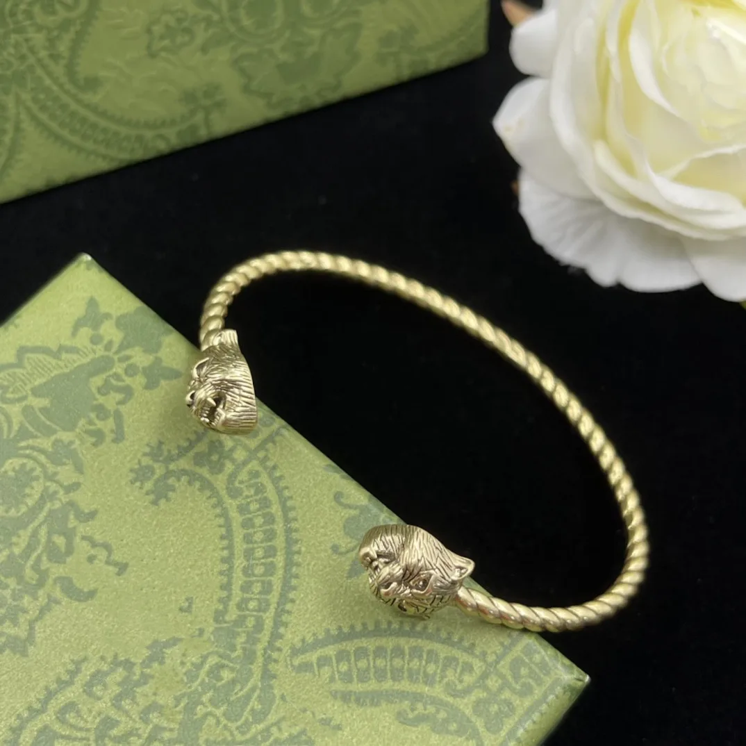 European and American Fashion Leopard Head Bracelet