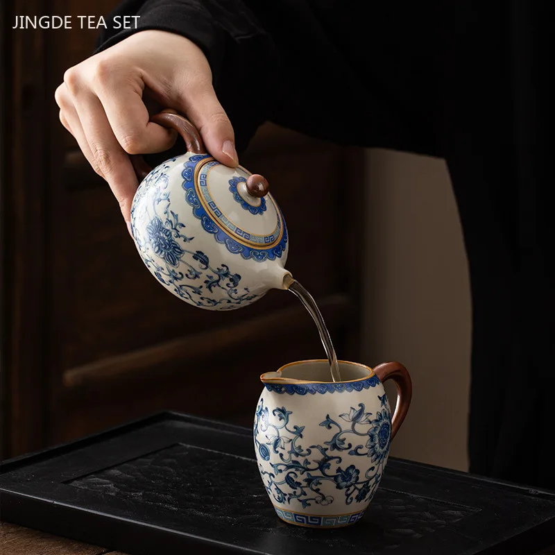 160ml Blue and White Porcelain Xishi Tea Pot Traditional Ceramic Tea Infuser Household Beauty Filter Teapot Chinese Tea Set