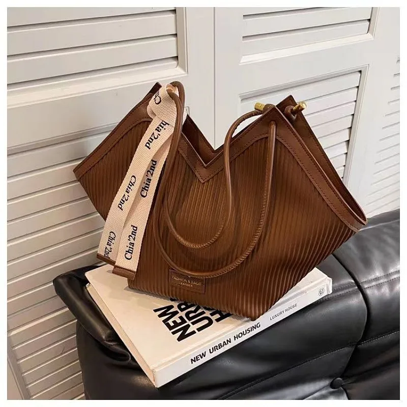 2023 New Fashion Shoulder Bag Large Capacity Bag Women's Bag Casual Versatile PU Material Tote Bag spring and summer new bucket bag wild hollow handbag fashion large capacity female bag shoulder diagonal bag