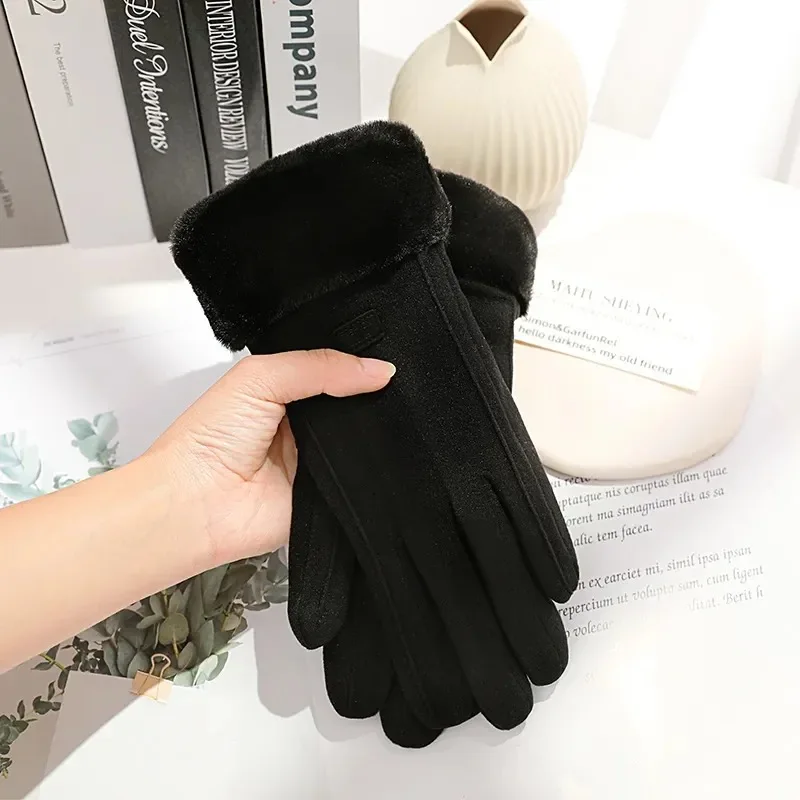 Women's Plush Winter Gloves - Fashionable Warm Suede Touchscreen Mittens