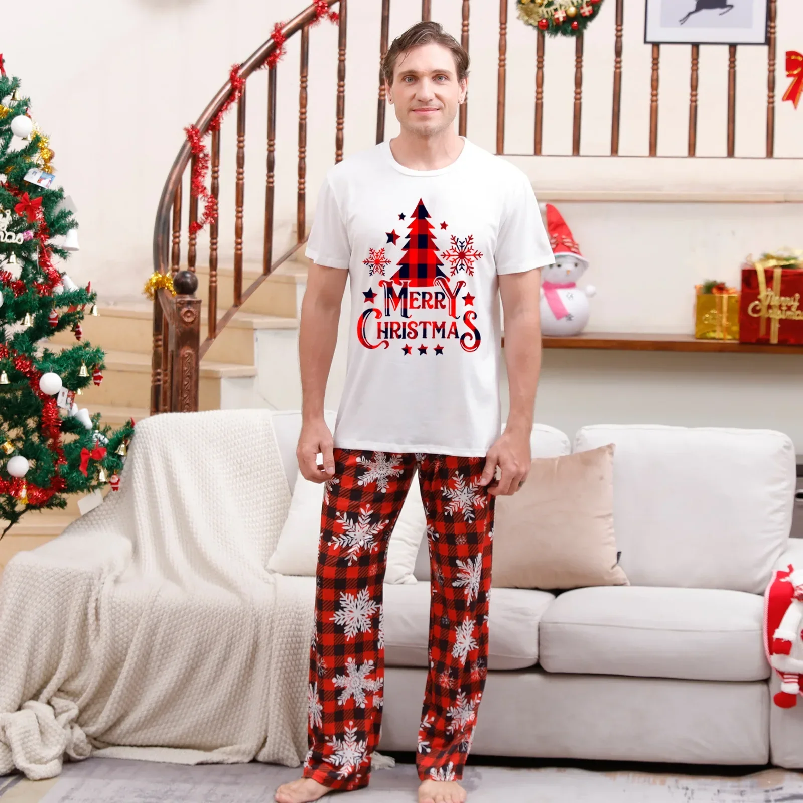 thumbnail image 5 of 2024 Nuevo conjunto de pijamas navideños de manga corta con estampado de árbol de Papá Noel, conjuntos familiares a juego, ropa para adultos y niños, mameluco para bebé, disfraces, 5 of 5