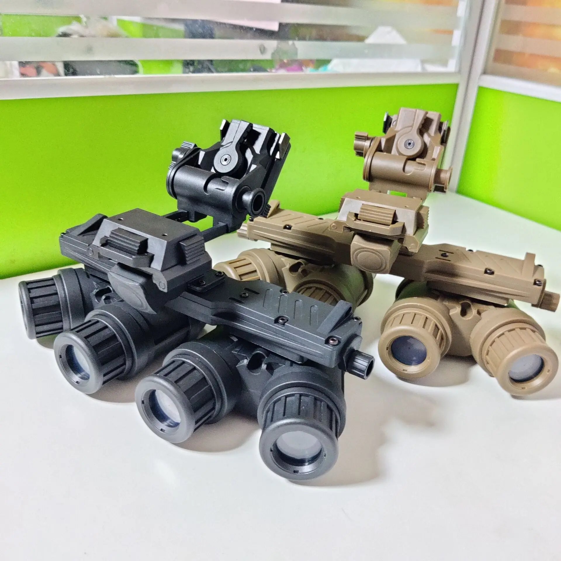 Tactical NVG AN/PVS31 /GPNVG 18 /PVS15/PVS18/PVS31 Helmet Night Vision Goggle Dummy Model Airsoft Decoration No function