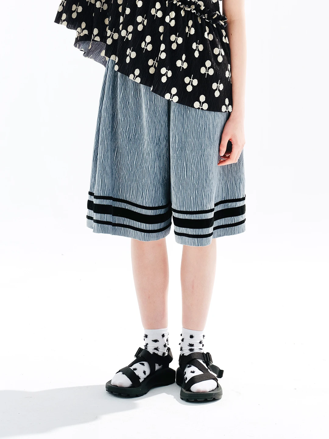 imakokoni original design elastic waist striped shorts blue pleated casual nickel pants women's thin model summer 234074