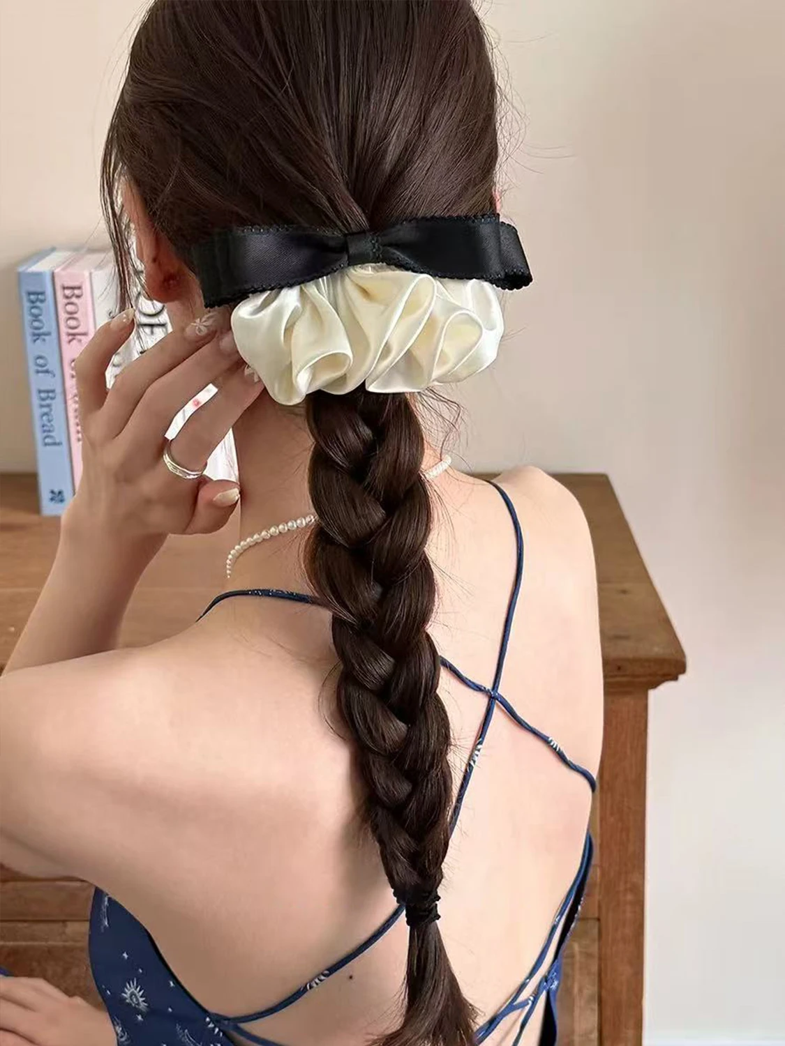 1 Stück süße Spitzen-Satin-Haarspange mit plissierter Schleife, französische elegante und vielseitige Federklammer, modische neue Federklammer im Kontrastdesign