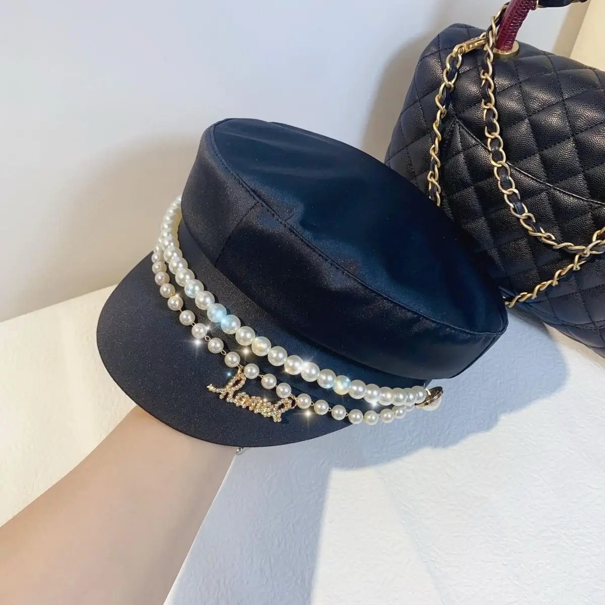 Women's Hat Designer Silk Fabric Smooth Flat Top Hat Fashion Style Pearl Duck Tongue Hat Shopping Style Military Hat Male