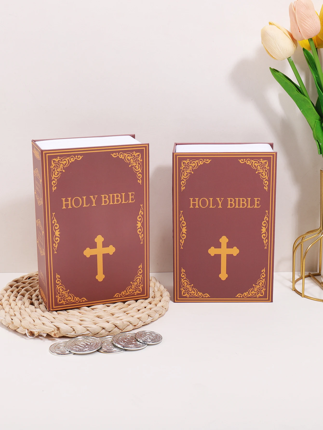Hucha con forma de libro vintage con llave, caja de ahorro_voghion.com