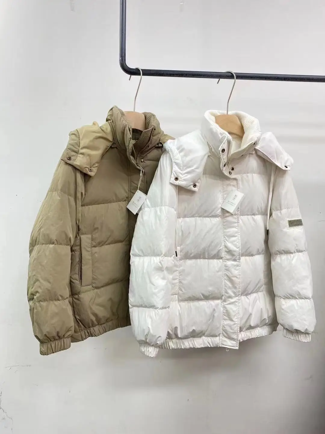 

Women and Men Hooded Zipper Beading Down Jacket Windproof Long Sleeve Solid Color Unisex Coat Winter 2023