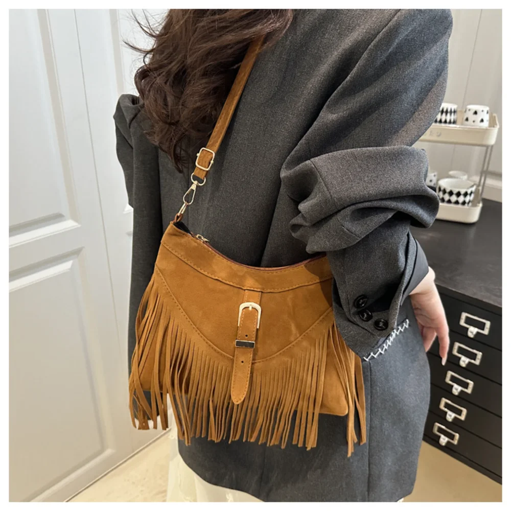 Casual Korean Style Tassel Shoulder Bag Solid Color PU Leather Suede Handbag Ethnic Style Bohemian Style Underarm Packs Travel
